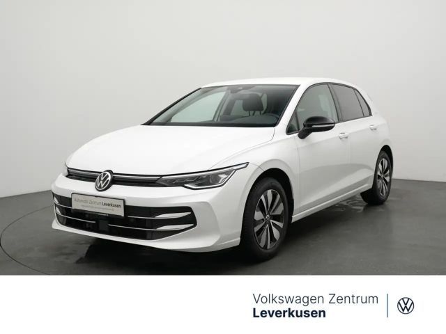Volkswagen Golf VIII Goal DSG AHK NAVI VIRT ACC KAM CARP 2025 Benzine