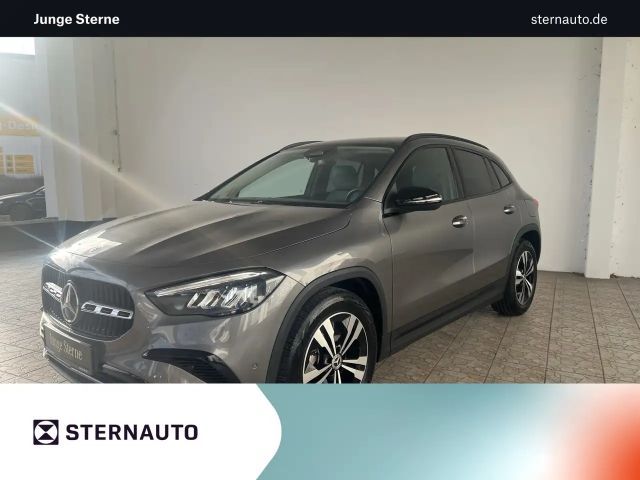 Mercedes-Benz GLA 180 2024 Benzine