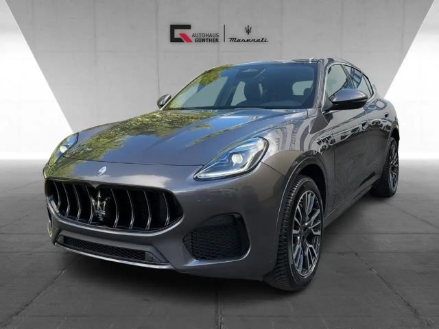 Maserati Grecale MY25 - 300PS - AWD - PANO - LED 2025 Benzine