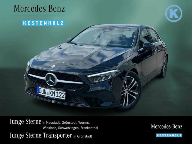 Mercedes-Benz A 180 A 180 KAMERA+TEMPO+MBUX+SPUR/BREMS+NAVI+LED+SHZ 2024 Benzine