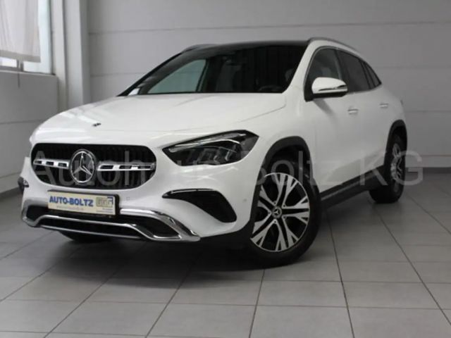 Mercedes-Benz GLA 180 2024 Benzine