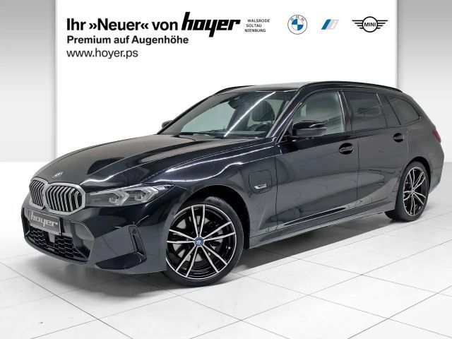 BMW 330 e Touring M Sportpaket HK HiFi DAB RFK Shz 2023 Hybride / Benzine