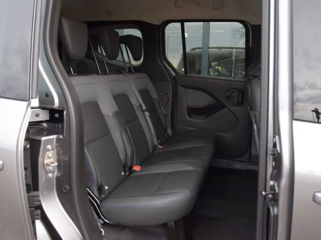 Nissan Townstar