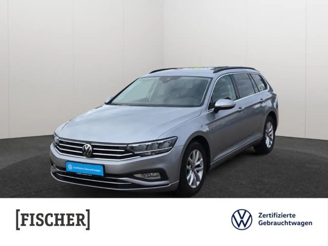 Volkswagen Passat 1.5TSI DSG Business LED AHK Navi SHZ ACC 2022 Benzine