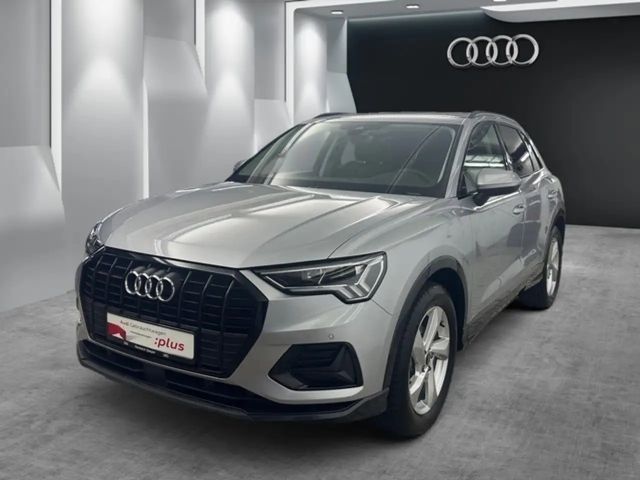 Audi Q3 AHK LED NAVI ACC OPTIK SCHWARZ SPORTS 2025 Benzine