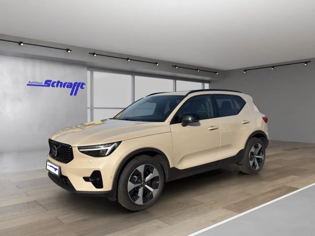 Volvo XC40 Plus Dark 2WD 2025 Benzine