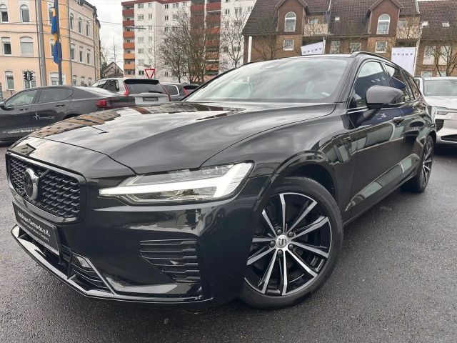 Volvo V60 T8 AWD L Rang Ultimate AHK,BLIS,ACC,Kam,STH 2022 Hybride / Benzine