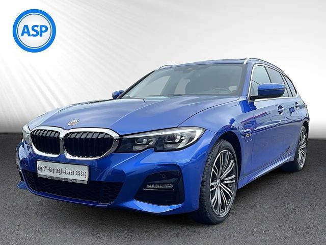 BMW 330 e xDrive Touring M Sport LED HUD PANO NAVI 2022 Hybride / Benzine