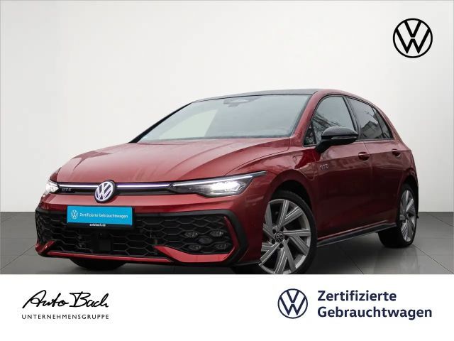 Volkswagen Golf GTE VIII GTE 1.5 TSI DSG eHybrid, Panoramadach, 2025 Hybride / Benzine