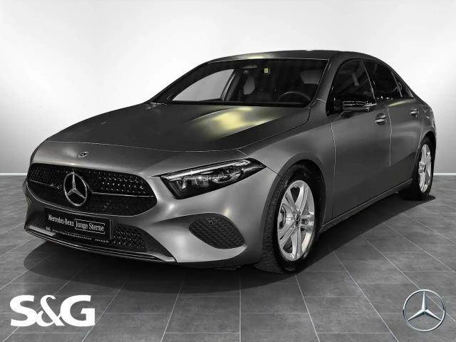 Mercedes-Benz A 220 4M Limousine DISTRONIC+360°+NIGHTPAKET+18" 2023 Benzine