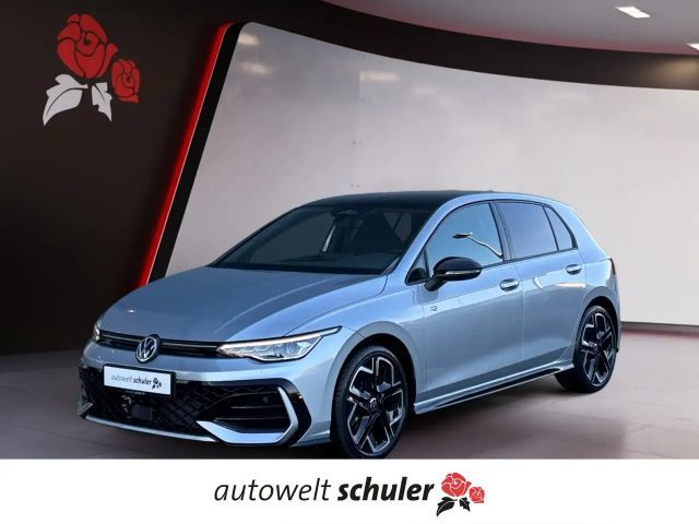 Volkswagen Golf 1,5 eTSI DSG R-Line AHK Area View 2025 Benzine