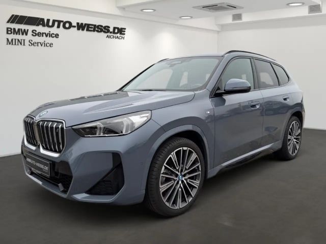 BMW iX1 30 M-SPORT+LEDER+PANO+HUD+LED+HIFI-HK+AHK 2023 Elektrisch