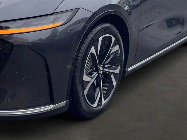 Mazda 6e
