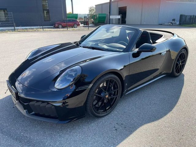 Porsche 911 992 (911) Carrera 4 GTS Cabrio *HD-Matrix*BOSE*Lif 2025 Benzine
