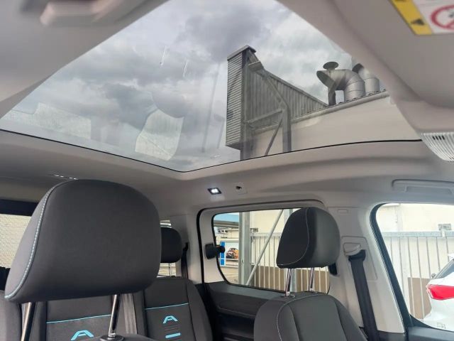Ford Grand Tourneo