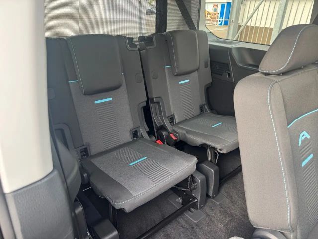 Ford Grand Tourneo