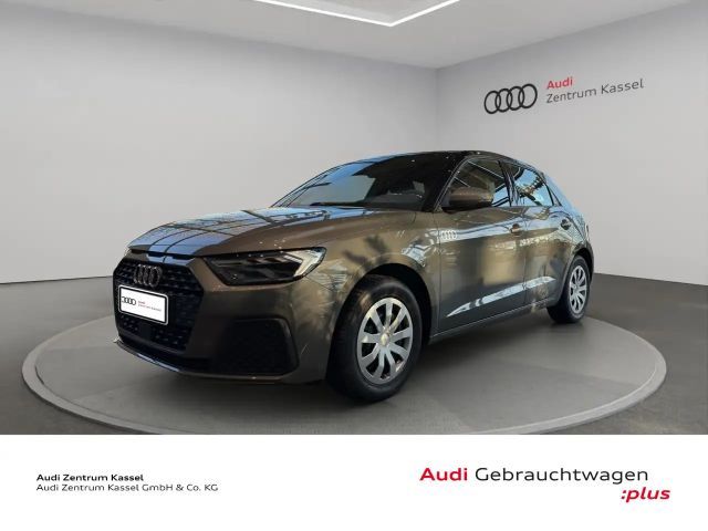 Audi A1 Sportback 25 TFSI S line LED CarPlay PDC 17" 2025 Benzine