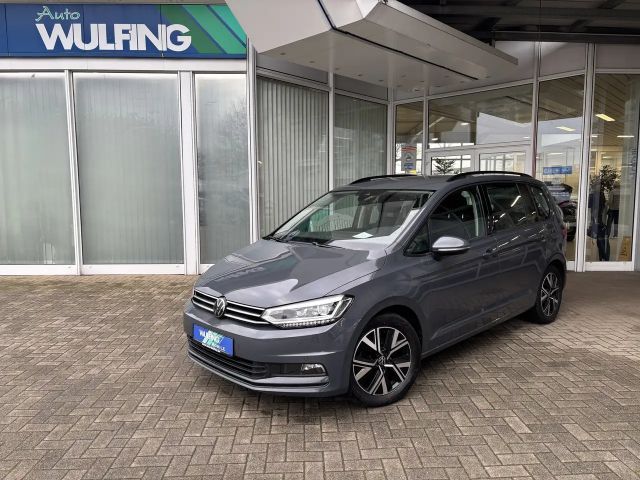 Volkswagen Touran Comfortline 1.5 TSI DSG 7-Sitzer AHK ACC 2024 Benzine
