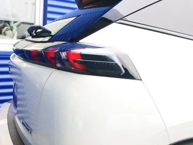 Peugeot e-2008