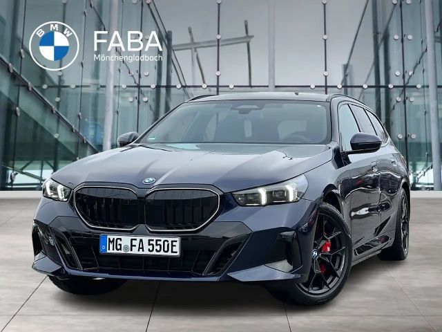 BMW 550 e xDrive Touring M Sportpaket Head-Up DAB 2026 Hybride / Benzine