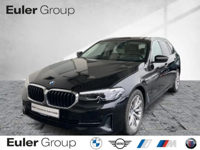 BMW 520 d xDrive Tour HiFi Kamera HUD Ambiente Pano 2022 Diesel