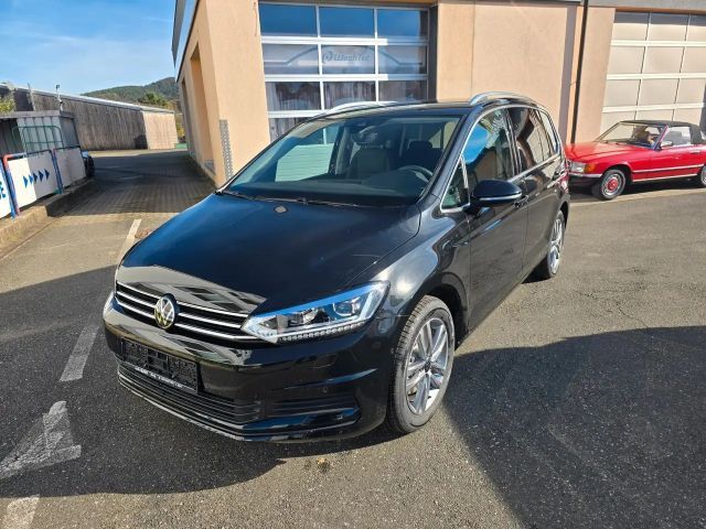Volkswagen Touran Comfortline Family Paket AHK LED 2025 Diesel