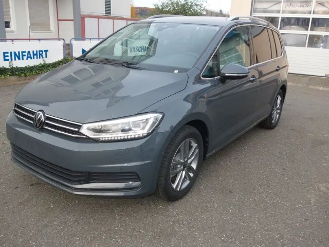 Volkswagen Touran Comfortline  AHK 7 Sitzer 2025 Benzine