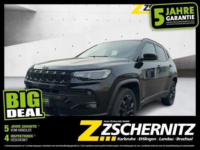 Jeep Compass e-Hybrid Night Eagle Kamera SHZ Klima 2023 Hybride / Benzine