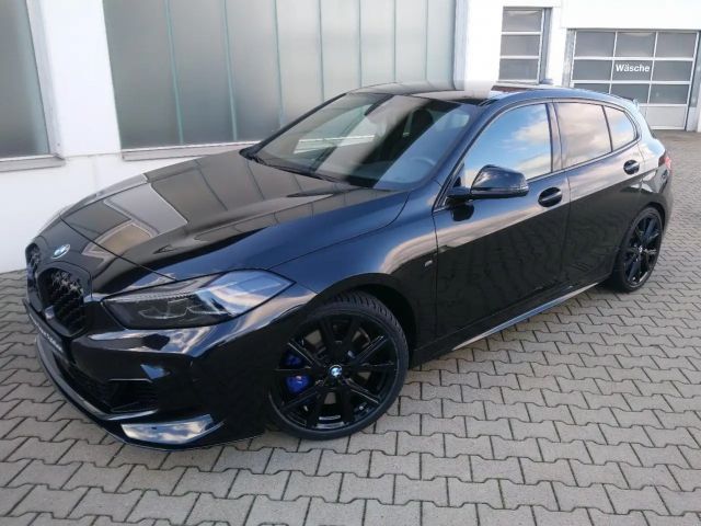 BMW 135 M135ixDrive HUD RFK M-Sportsitz LED LRH FLA EU6d 2022 Benzine