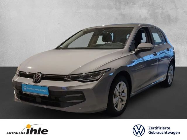 Volkswagen Golf VIII Life 1,5 TSI AHK+R-FAHRKAMERA+HUD 2024 Benzine