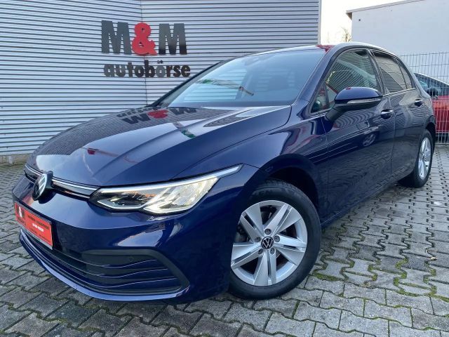 Volkswagen Golf VIII Lim. Life ACC/PDC/LED/Assistenz/Sitzhz 2021 Benzine