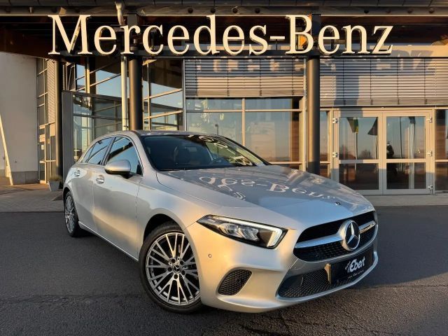 Mercedes-Benz A 180 Progressive+LED+Ambiente+RFK+TotW 2021 Benzine