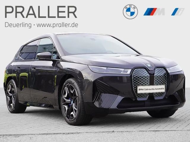BMW iX xDrive40 Edition Sport SkyLounge AHK MultiSitze 36 2023 Elektrisch