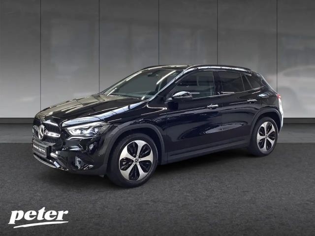 Mercedes-Benz GLA 220 4MATIC NIGHT+19"+MBEAM+PANORAMA+360°+AHK 2026 Benzine