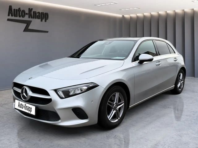 Mercedes-Benz A 200 Business* Kamera*Panorama*LED High*MBUX* 2021 Benzine