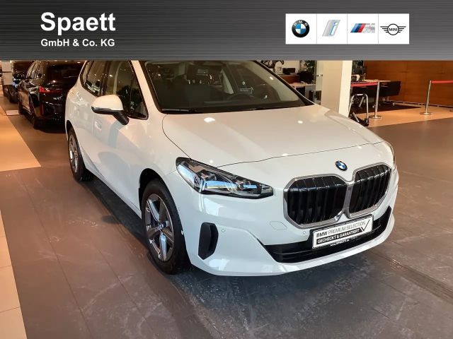 BMW 220 i Active Tourer DAB LED Komfortzg. AHK Shz 2025 Benzine