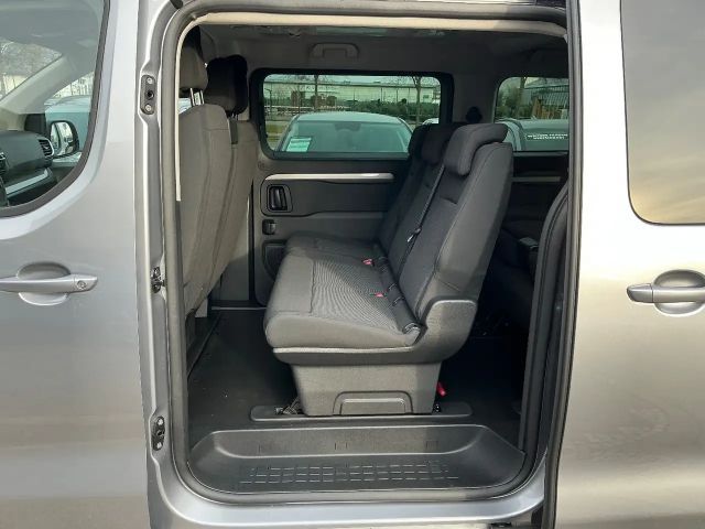 Peugeot Traveller