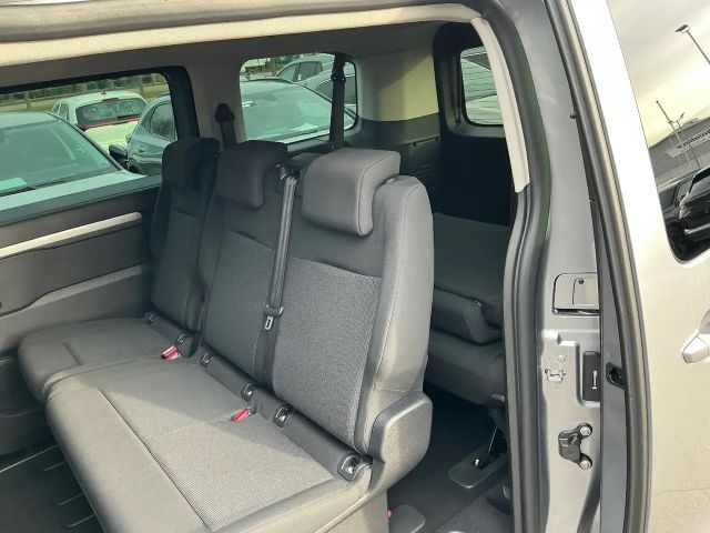 Peugeot Traveller