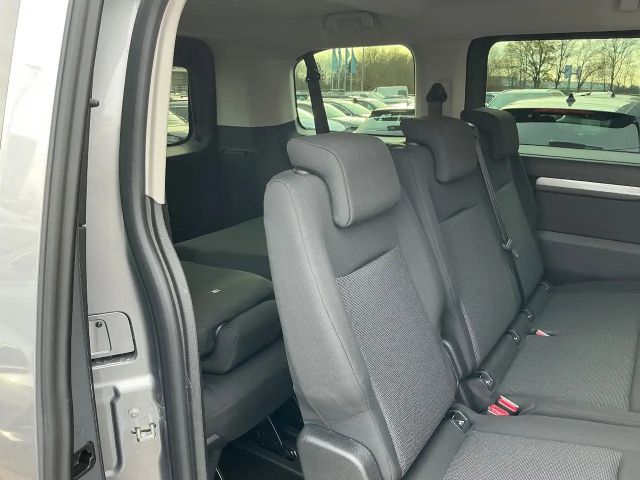 Peugeot Traveller