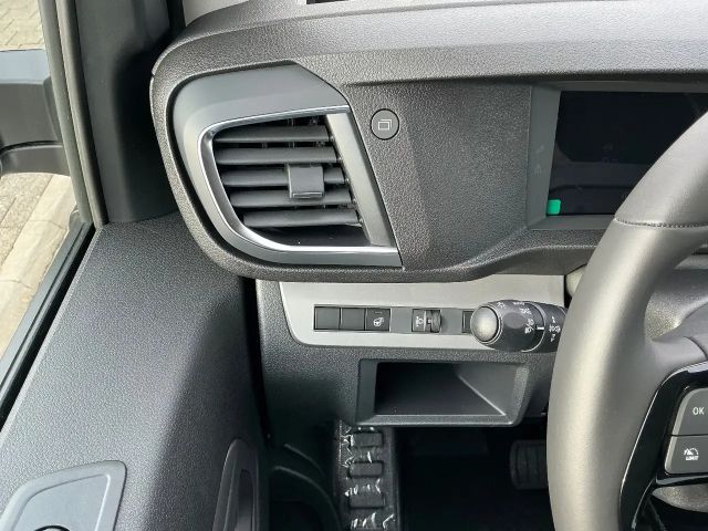 Peugeot Traveller