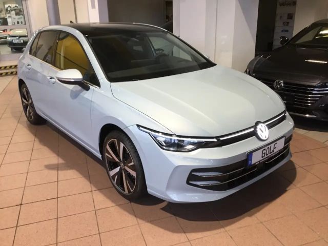 Volkswagen Golf Style 18"LM Navi 3AC+ LED+ HuD RCam L&S 2025 Benzine
