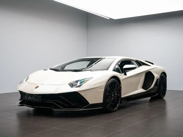 Lamborghini Aventador Ultimae/KAMERA/CARBON/GARANTIE 05/27 2022 Benzine