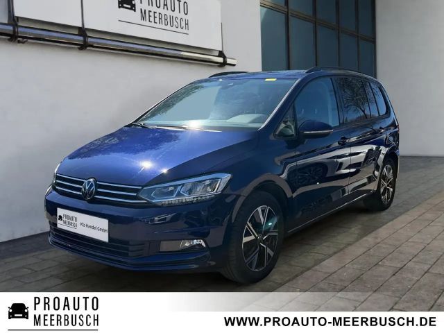 Volkswagen Touran Comfortline PANO/DYNAUDIO/STNDHZNG/RFK/AHK 2024 Benzine