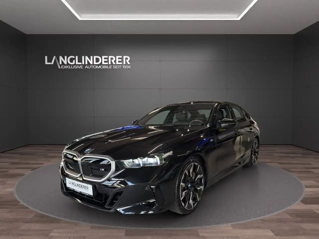 BMW i5 M60 xDrive Limousine NP122059,- AHK 360° B&W 2025 Elektrisch