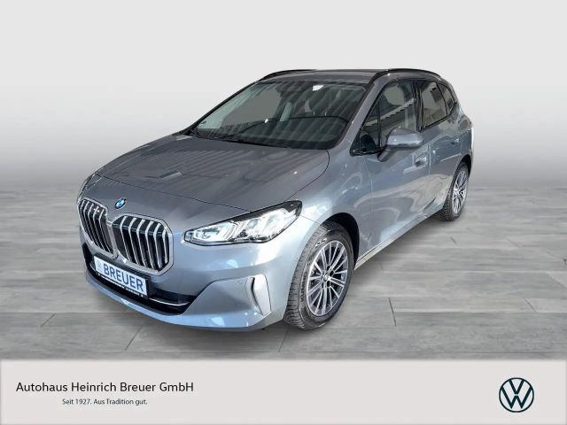 BMW 216 i Luxury Line Leder,AHK,SHZ,NAV 2025 Benzine