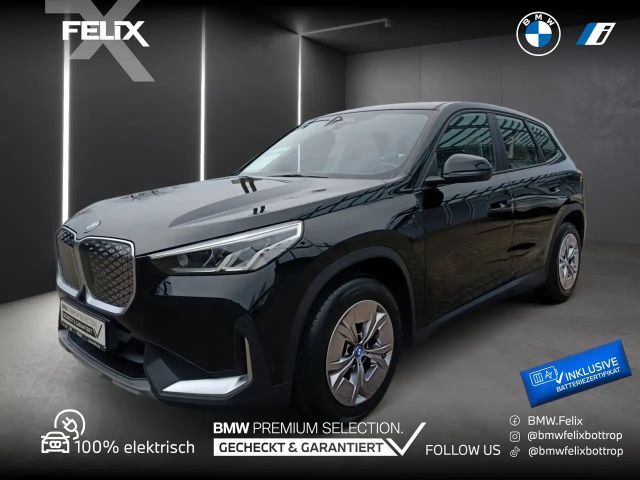 BMW iX1 xDrive30 ADAPT. FAHRWERK+DAB TUNER+ERST 17.400KM 2023 Elektrisch