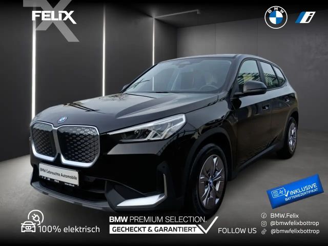 BMW iX1 xDrive30 ANH.KUPPLUNG+ADAPFT.FAHRWERK+DAB TUNER 2023 Elektrisch
