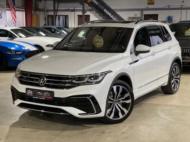 Volkswagen Tiguan R-LINE+4MOT+245 PS+SHZ HINTEN+PANO+AHK+GARANTIE 2021 Benzine