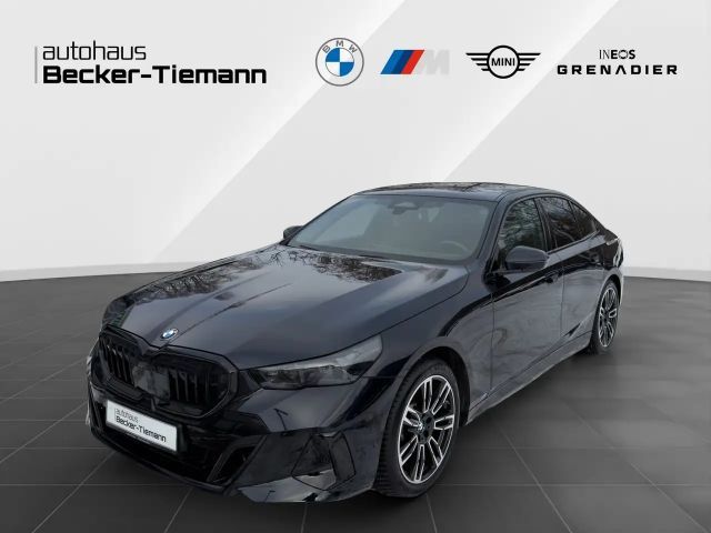 BMW 520 d M Sport Pro/IconicGlow/Driving+/Parking+ 2025 Diesel