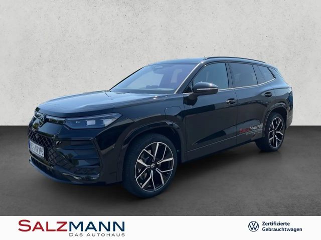Volkswagen Tayron R-Line 1,5 l eHybrid DSG Navi, AHK, Dach, 2025 Hybride / Benzine